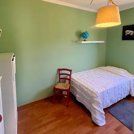 Rossi House - Bright, Spacious With Rooftop Terrace, 150 Mt From The And Just Steps From Train Station - Sacro Cuore Appartement *