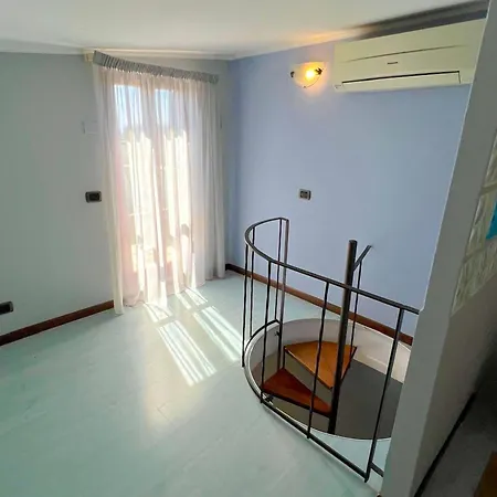شقة Rossi House - Bright, Spacious With Rooftop Terrace, 150 Mt From The And Just Steps From Train Station - Sacro Cuore